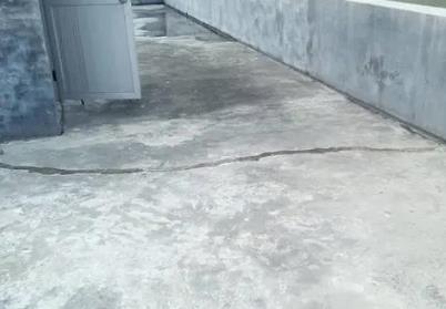 虎林楼顶漏水维修公司分享下如何解决卫生间隐蔽部位漏水的问题?